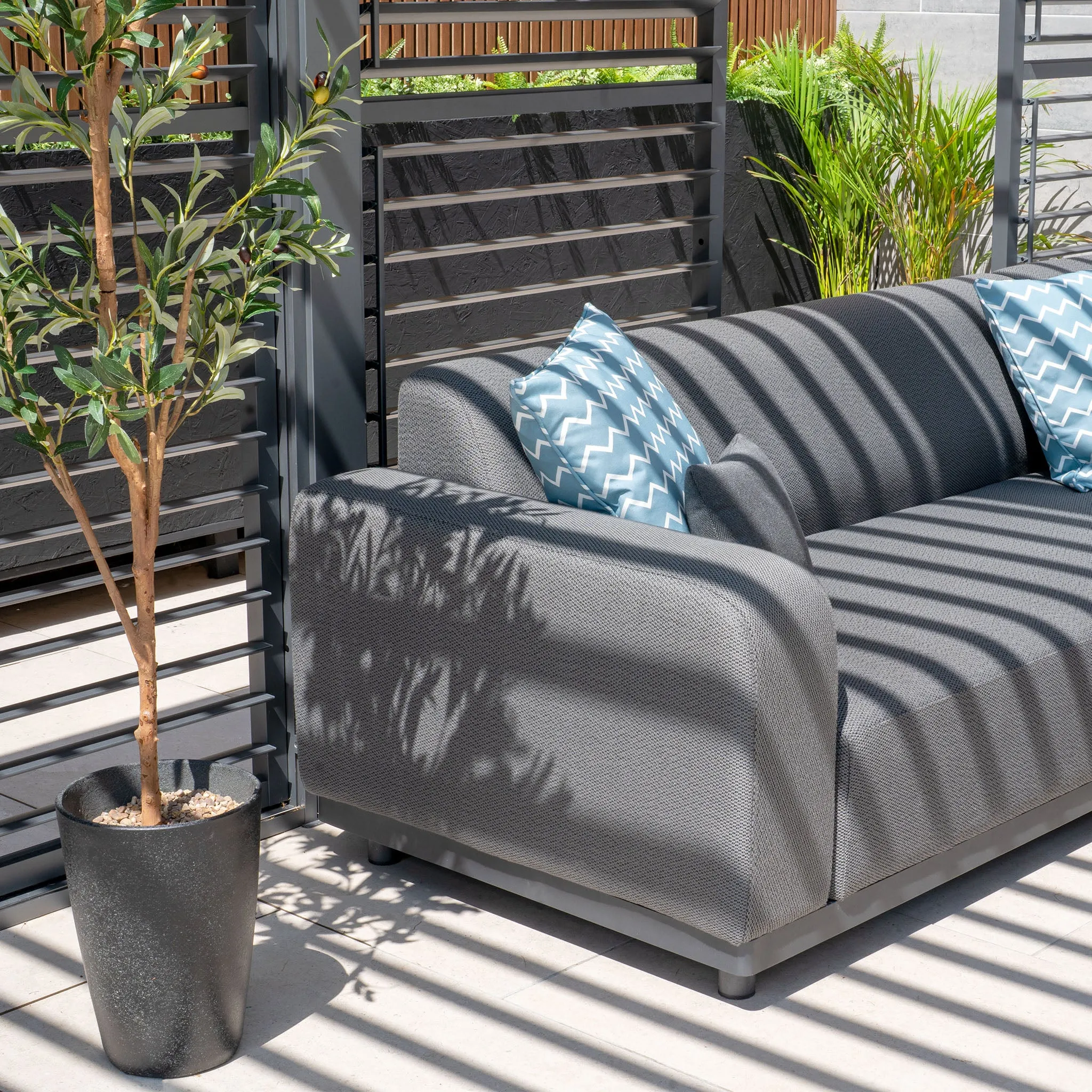 Luna Outdoor Fabric Corner Group Set with Coffee Table in Grey