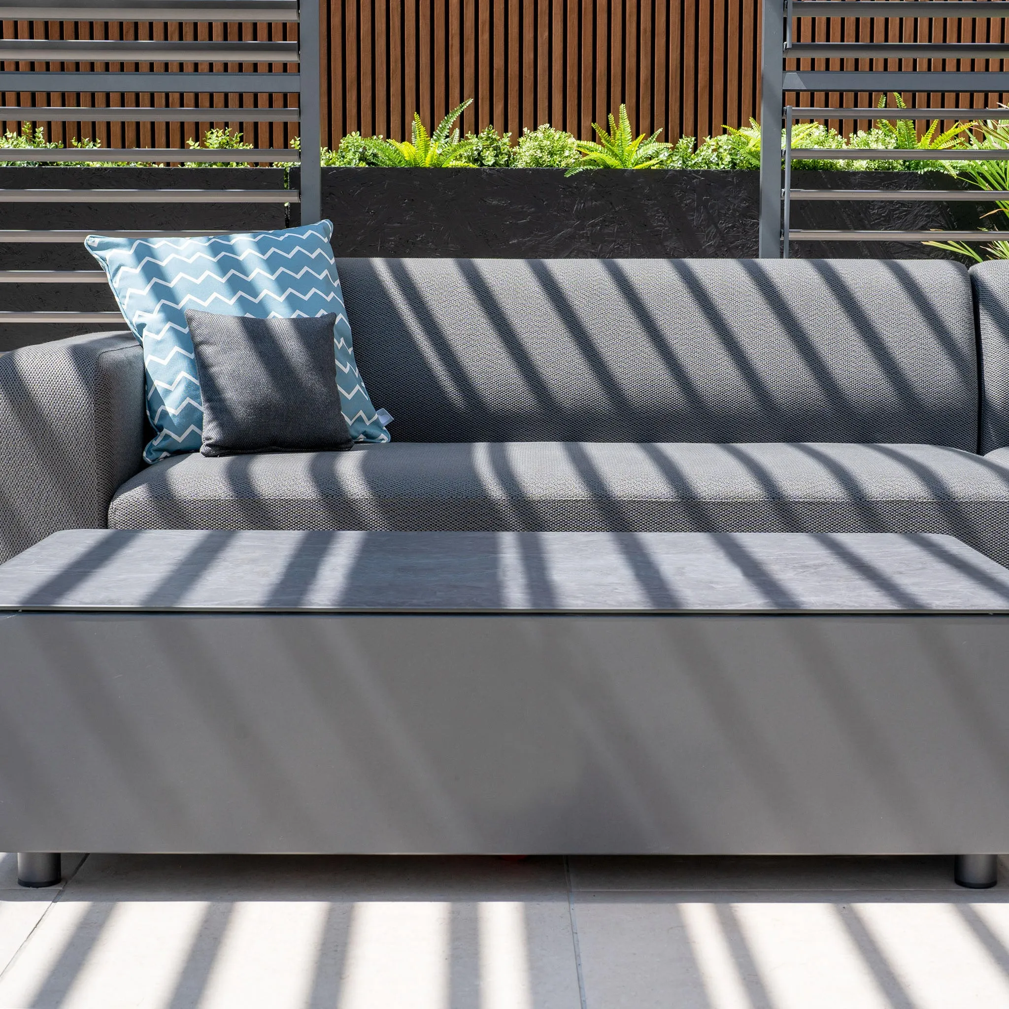 Luna Outdoor Fabric Corner Group Set with Coffee Table in Grey