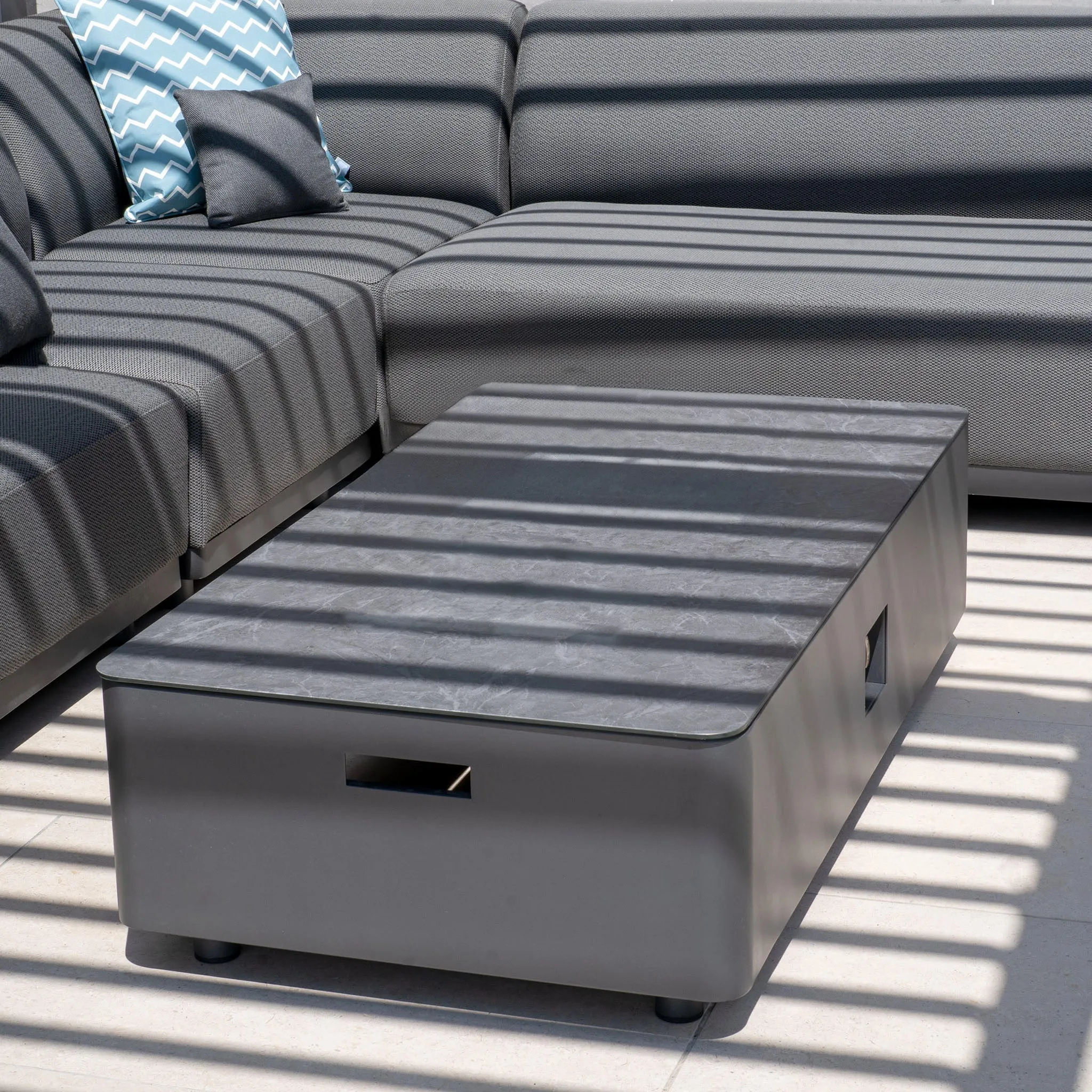 Luna Outdoor Fabric Corner Group Set with Coffee Table in Grey