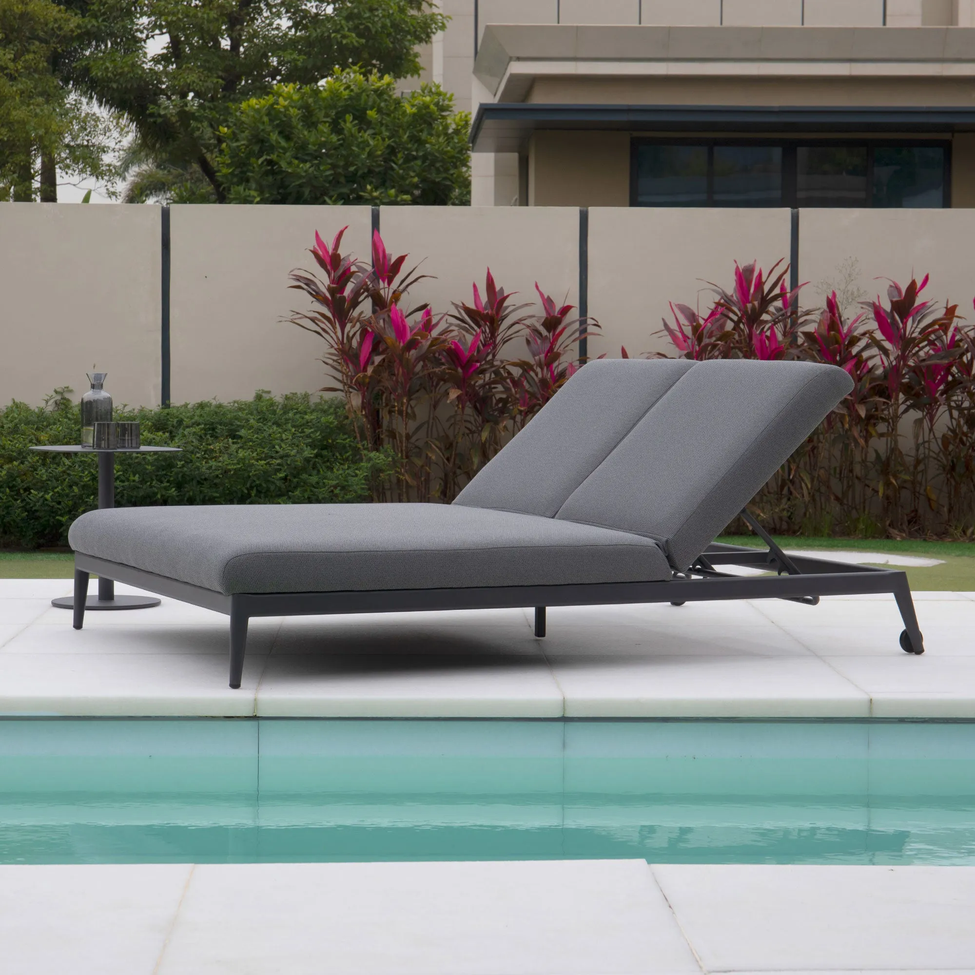 Luna Outdoor Fabric Double Sun Lounger in Grey