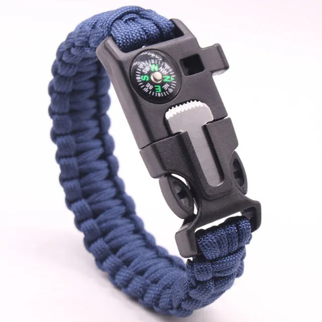 Multifunctional survival paracord bracelet