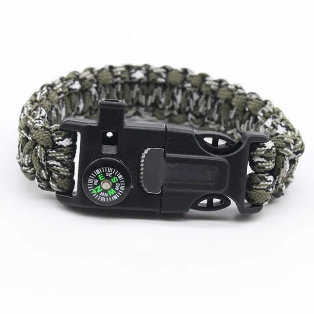 Multifunctional survival paracord bracelet