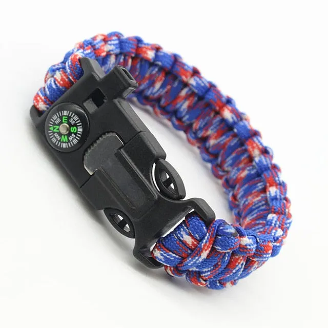 Multifunctional survival paracord bracelet